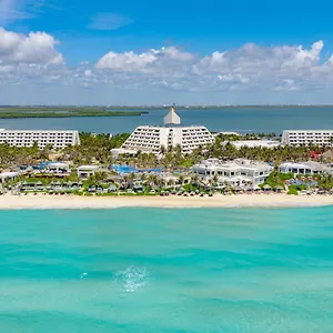 Resort The Pyramid By Oasis Cancun