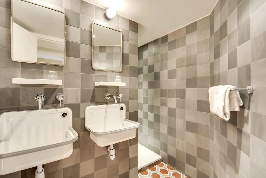 ***  Wit Hotel Paris France